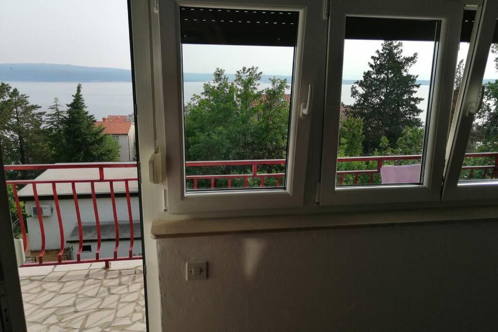 Spacious 2-Room Apartment With Beautiful Sea View Цриквеница Экстерьер фото