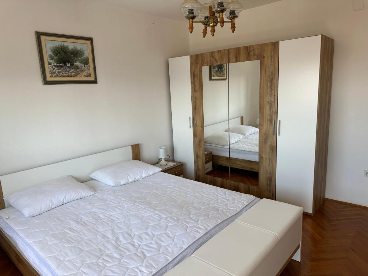 Spacious 2-Room Apartment With Beautiful Sea View Цриквеница Экстерьер фото